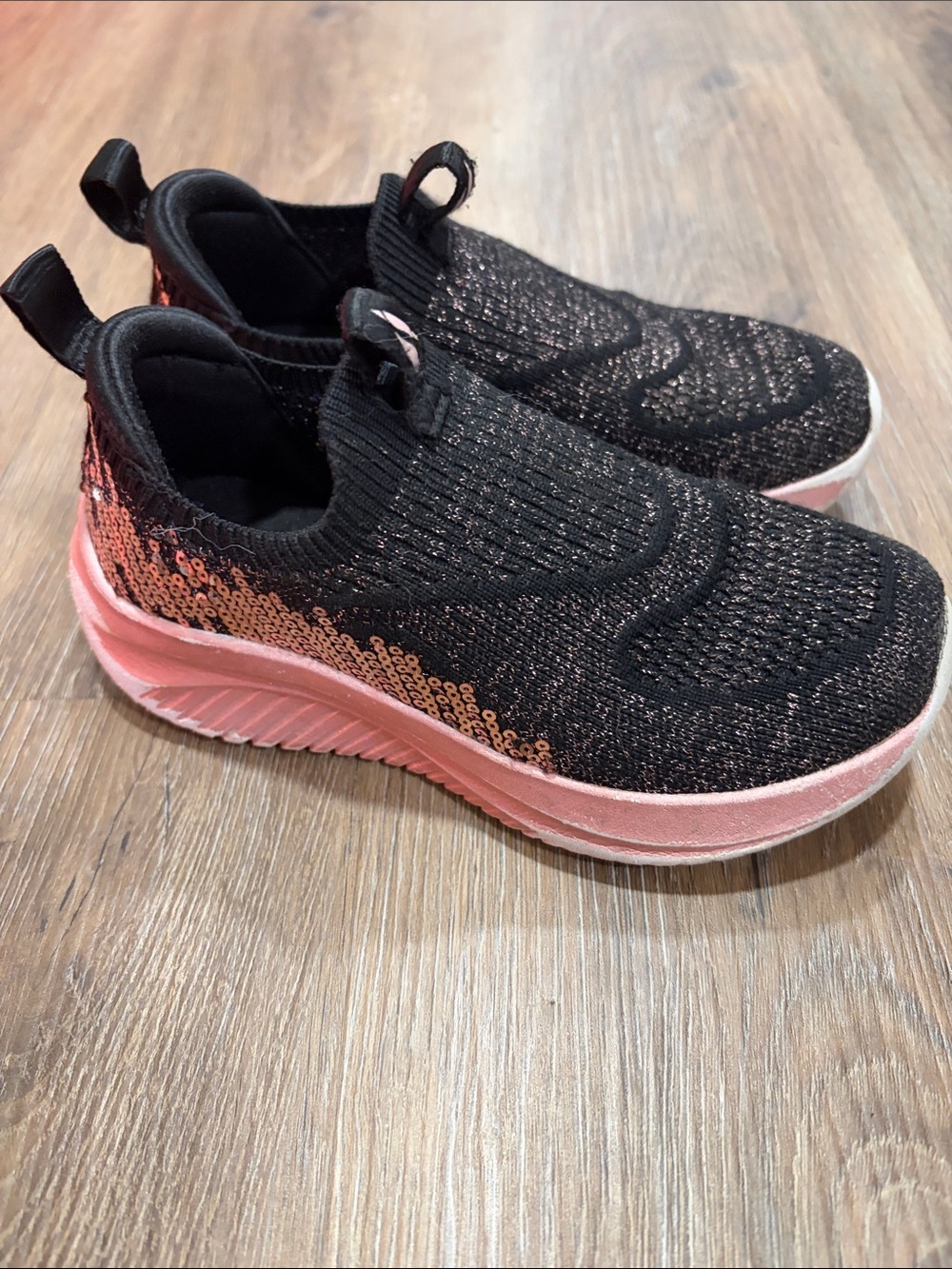 Sketchers Kids Slip-On Knit Sneakers in Black and Pink Glitter size 11